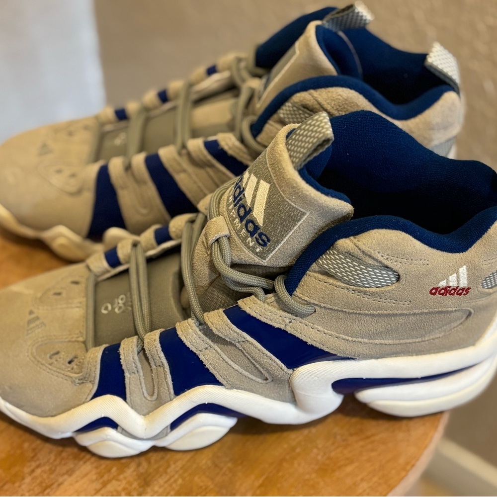 Adidas CRAZY 8 J 'DODGERS' Kobe Bryant’s men’s size 10.